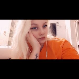 Meet your Posher, Klara